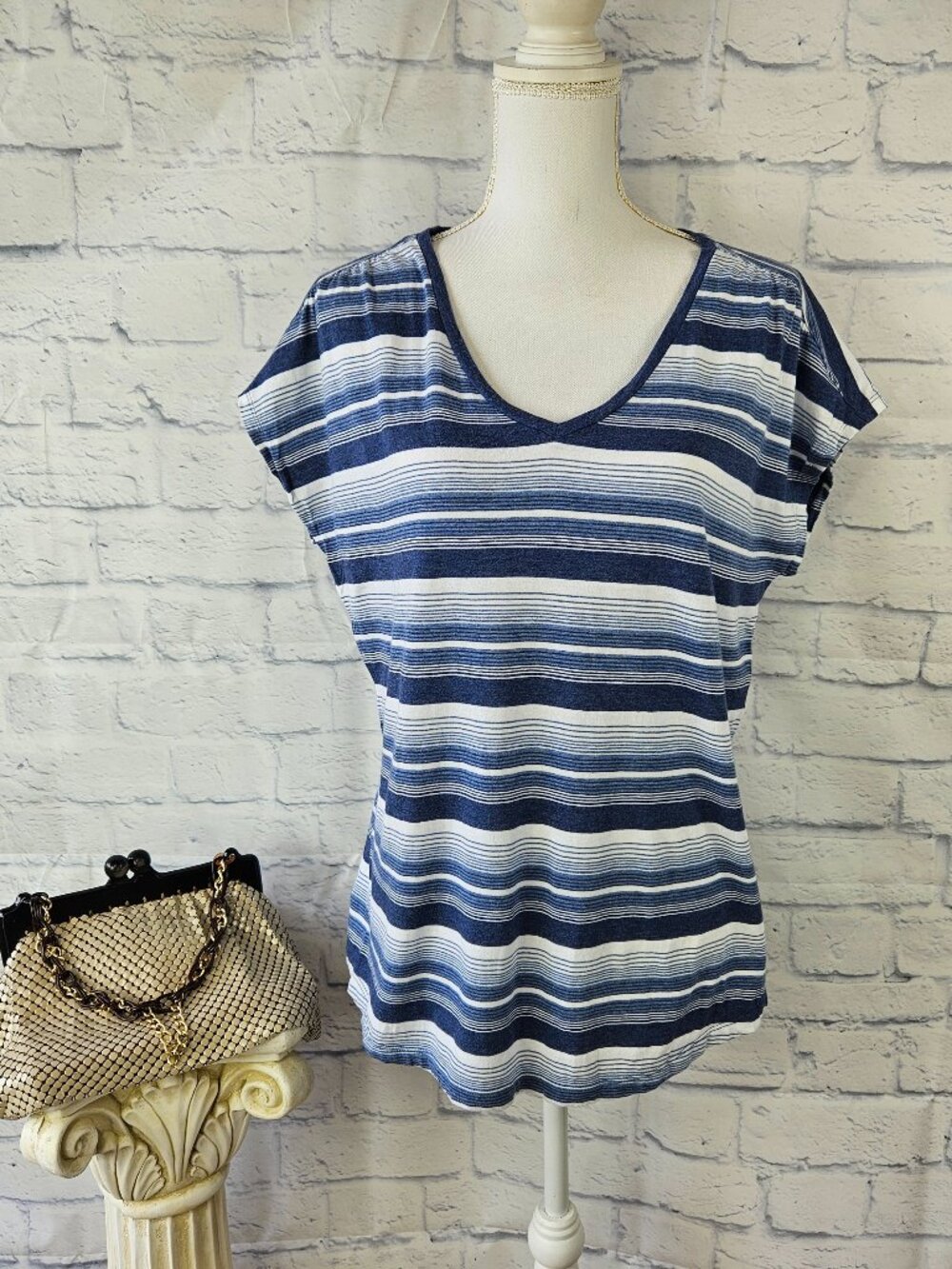 Liz Claiborne Size L Blue/White Striped Cap Sleeve V-Neck Pullover Top Shirt EUC